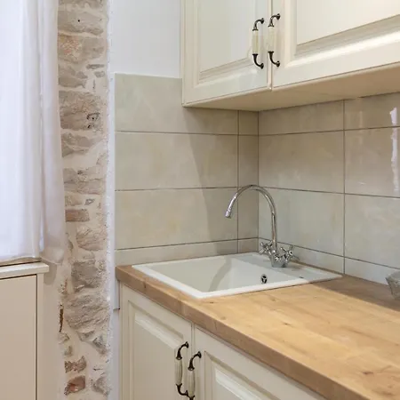 3 - Beautiful Modern In The Heart Of Apartment Split