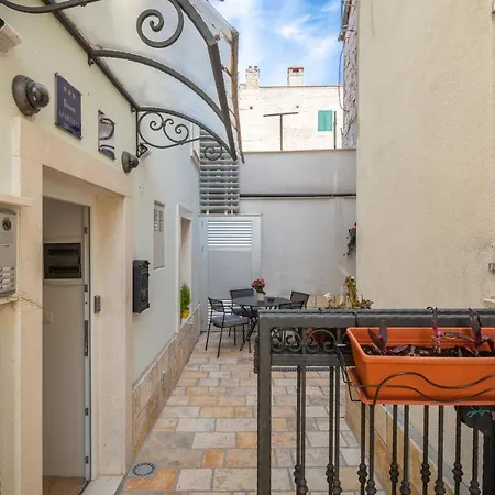 3 - Beautiful Modern In The Heart Of