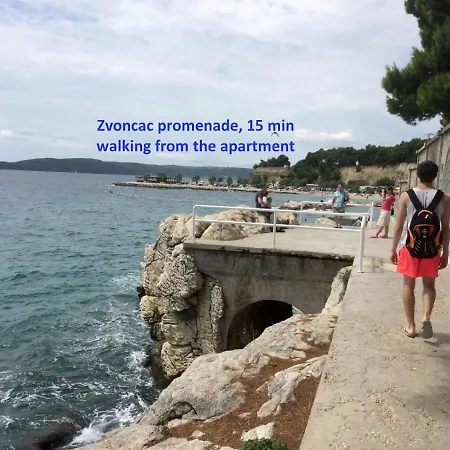 Apartment 3 - Beautiful Modern In The Heart Of