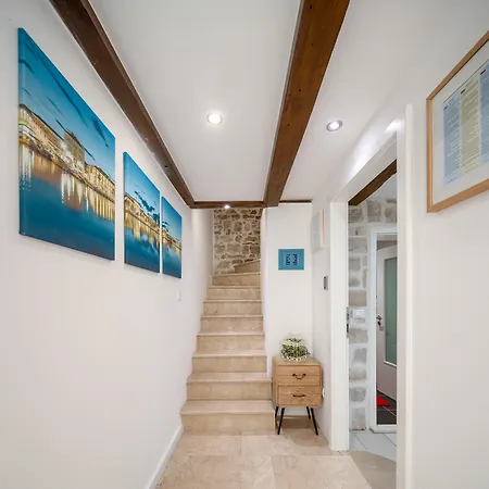 3 - Beautiful Modern In The Heart Of Apartmán *